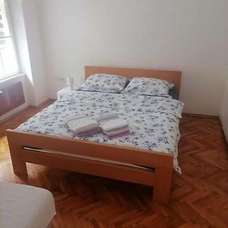 Apartman Semren Apartment Zagreb Bagian luar foto