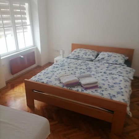 Apartman Semren Apartment Zagreb Bagian luar foto