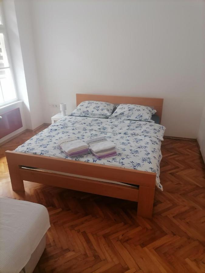 Apartman Semren Apartment Zagreb Bagian luar foto